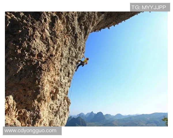 广州攀岩队区域防守战术解析与攀岩热点探讨MBA