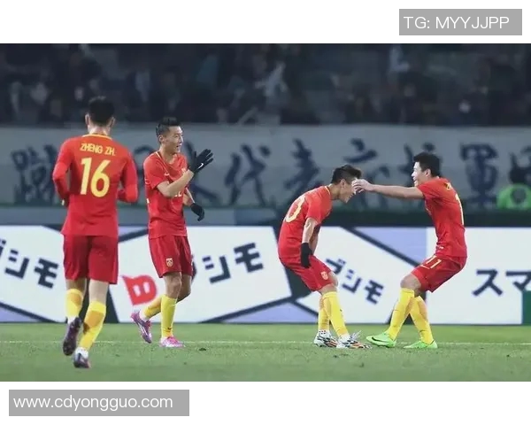 东亚杯中国队与朝鲜队激战成平局赛后分析与精彩瞬间回顾